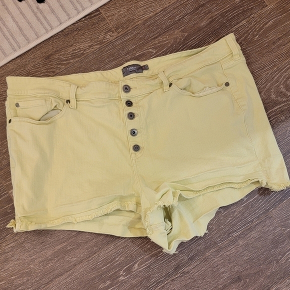 Torrid size 24 Neon Yellow button fly cutoffs - Picture 1 of 9
